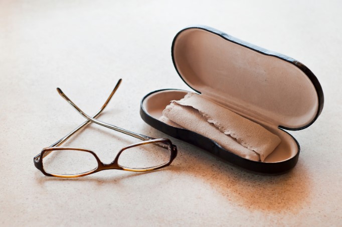 Где найти эксклюзивные аксессуары для очков оптом